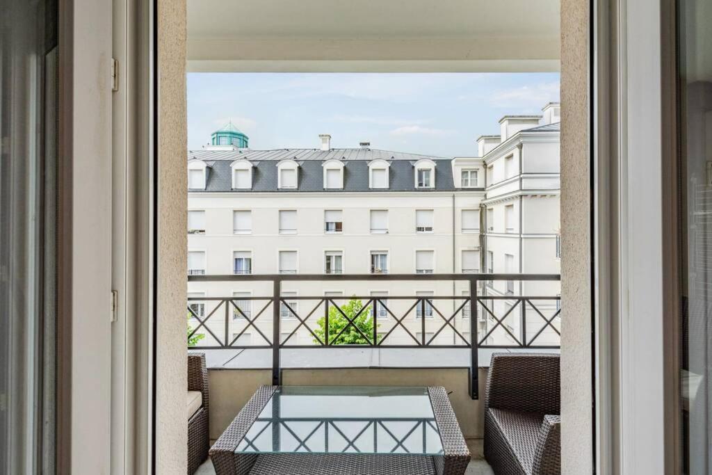 Cour Royal Apartment Near Disneyland Bmyguest Шеси Экстерьер фото